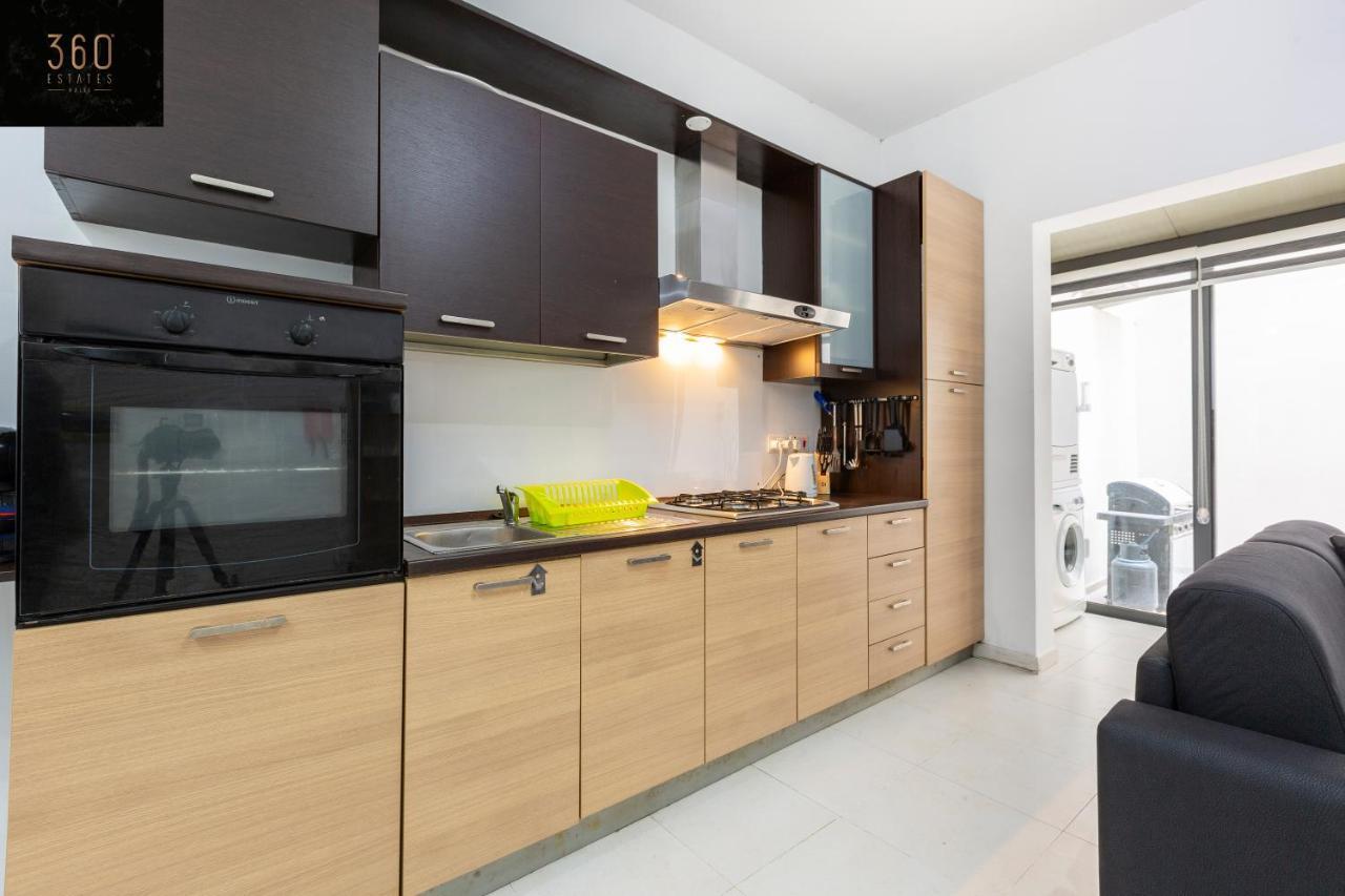 Centre Paceville Apt With Terrace, Bbq & Wifi By 360 Estates St. Julian's Exteriör bild